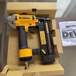 18-Gauge Pneumatic Brad Nailer