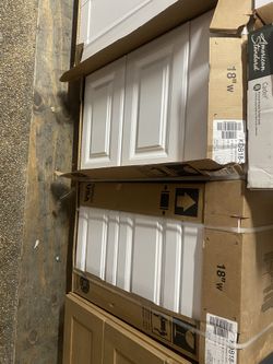 Kitchen base cabinets