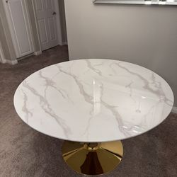 Round Kitchen Table