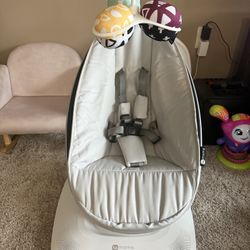 4moms mamaRoo multi-motion baby swing