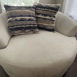 Ashley Furniture Cambri Oversized Swivel Chair 