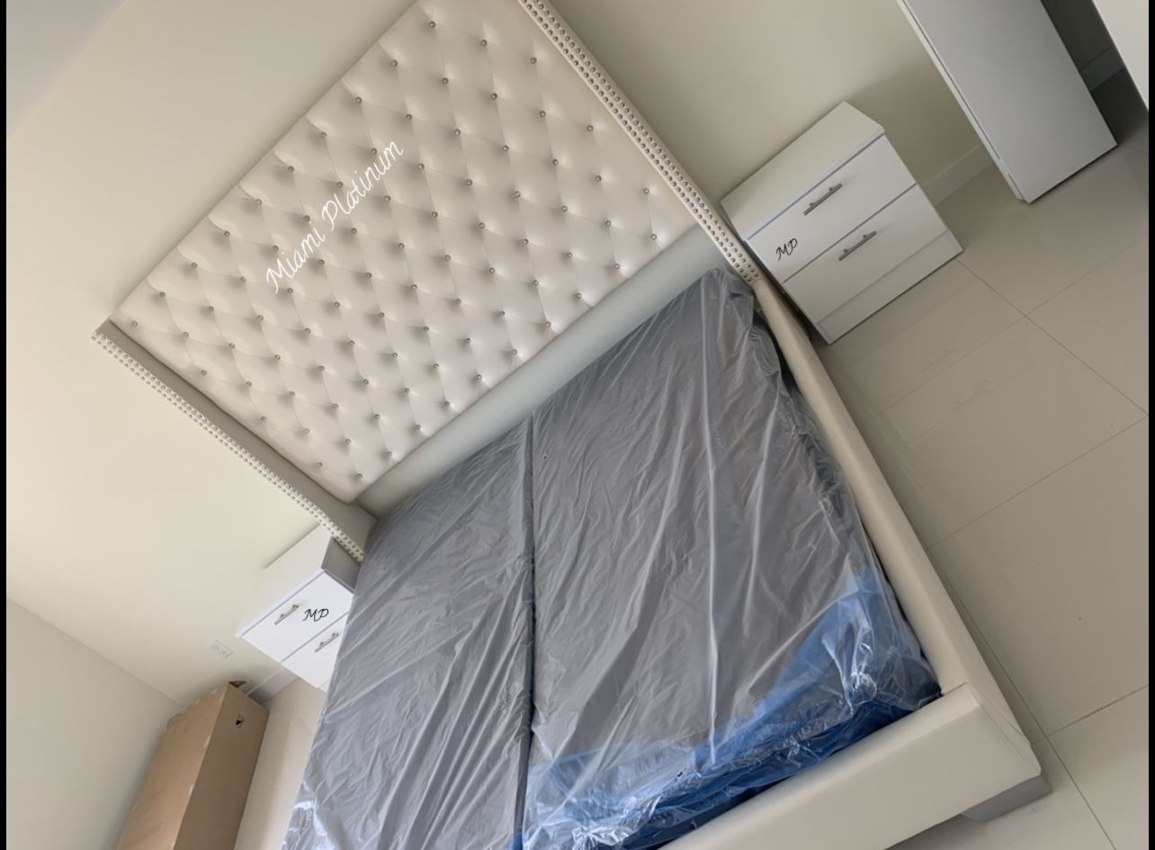 King Bed 🛌 Frame Only (Also Available In Queen And Other Colors Gray, Blue, Black)/// Financing Available