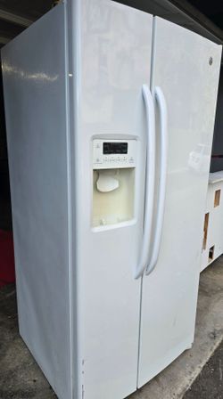GE Side by Side Refrigerator - Delivery Available!