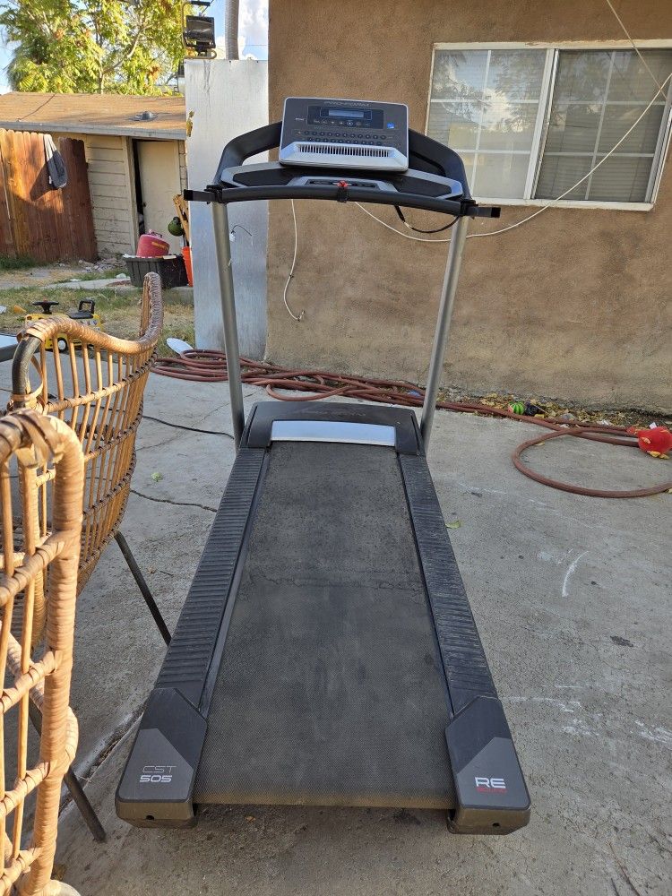 Proform 505 cst Folding Treadmill