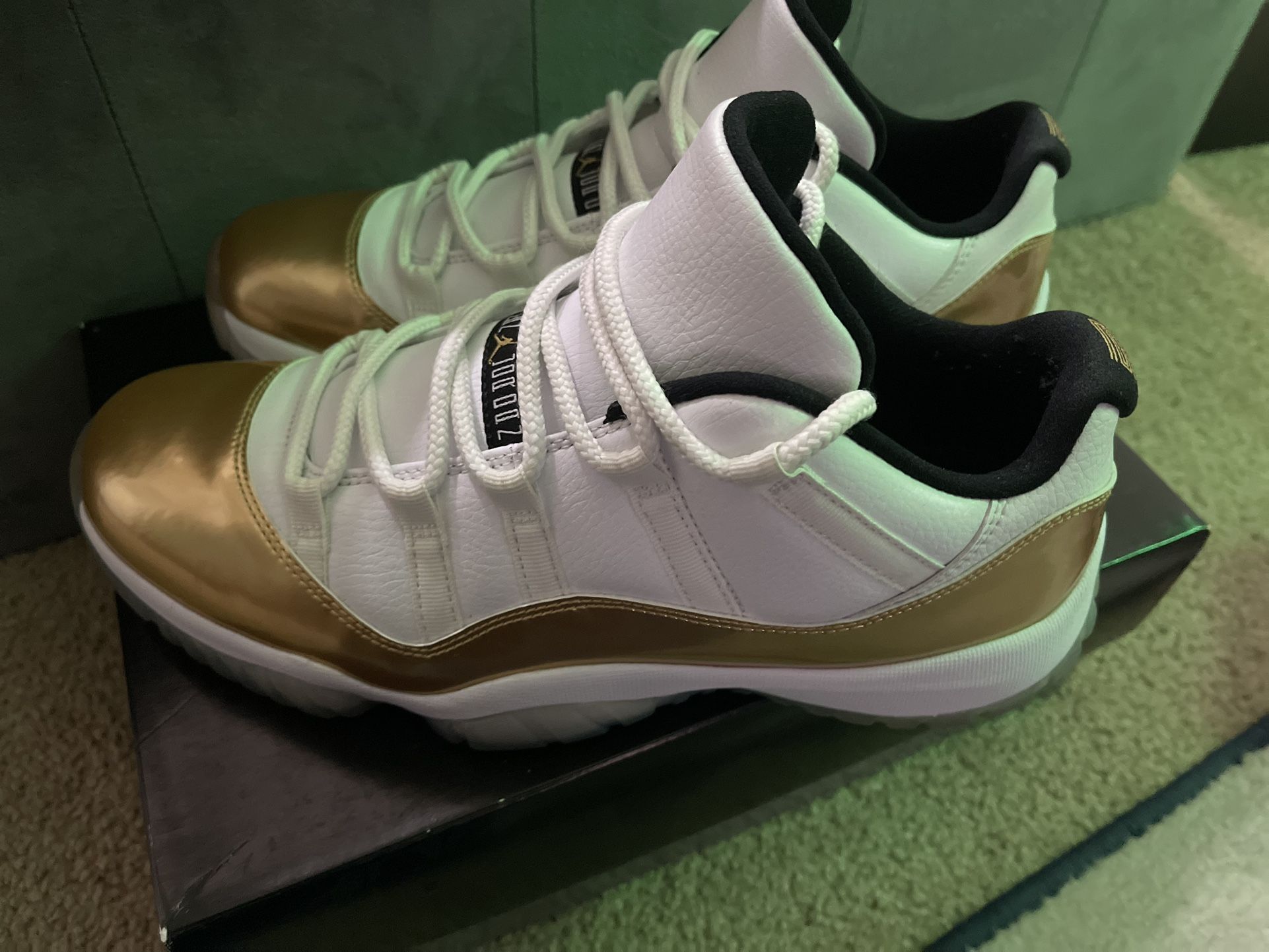 Jordan Retro 11 Gold