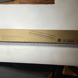 NEW 24" LED Light Fixture (20 Watt) - Original Packaging
