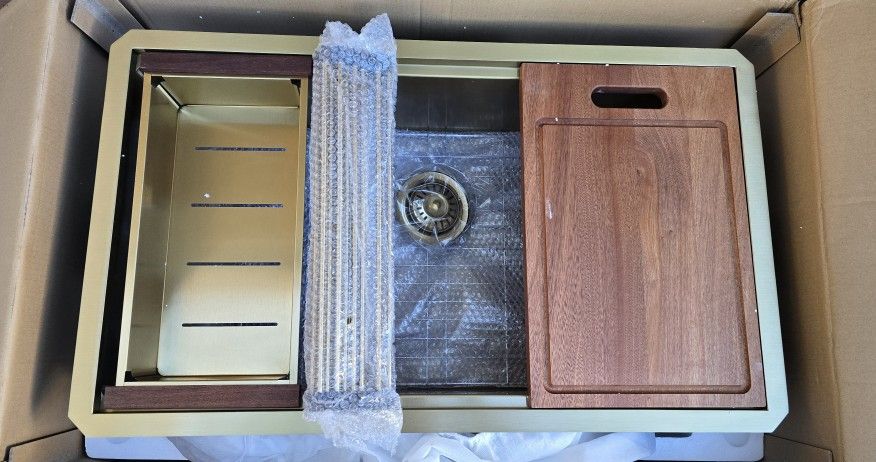 32" x 19" Gold Undermount Single Bowl Kitchen Sink