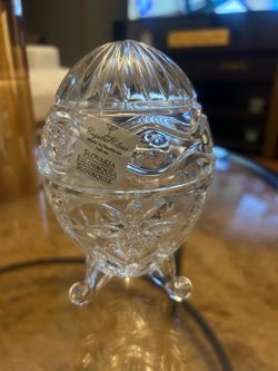 Crystal Clear 7" Lead Crystal Egg Shaped Candy Box.