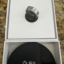 Oura Horizon Smart Ring , Size 12, Silver Color