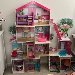 Barbie doll house 