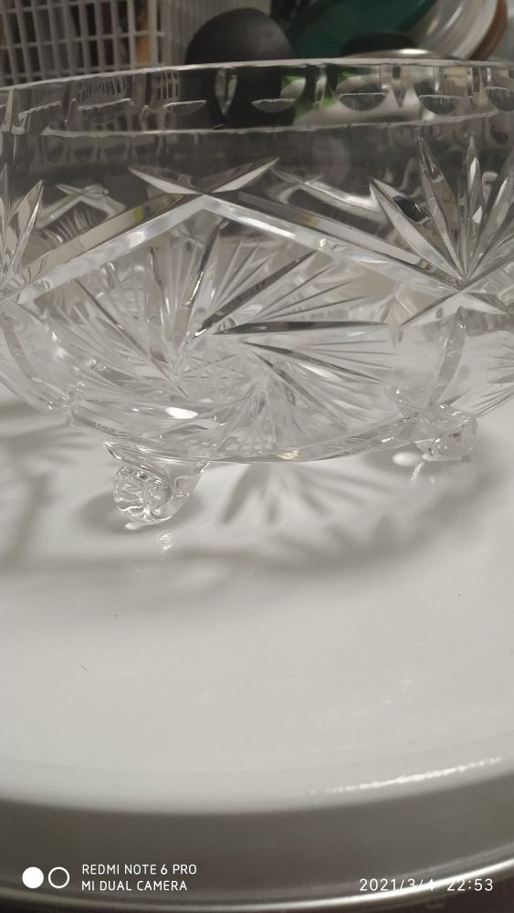 Beautiful crystal fruit bowl like new
