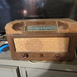 Vintage Westinghouse Radio