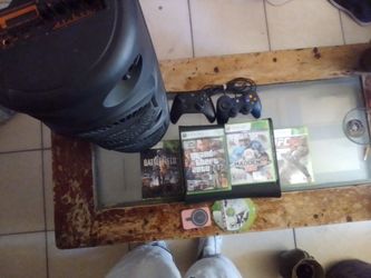 Come over package Xbox 360 five games plus collection editions with a Bluetooth speaker included