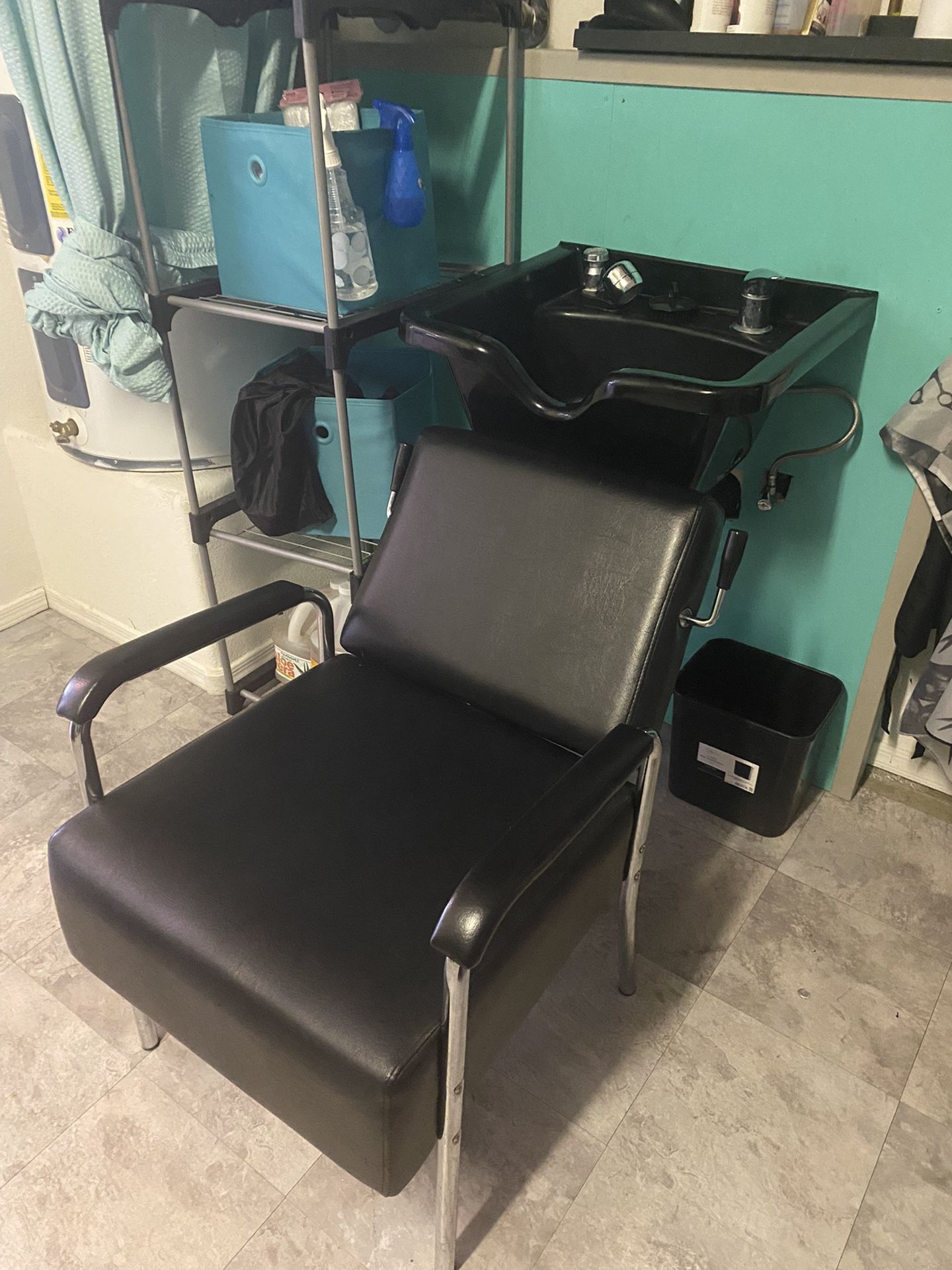 Shampoo Bowl And Chair