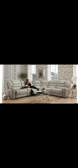 SECTIONAL COUCH