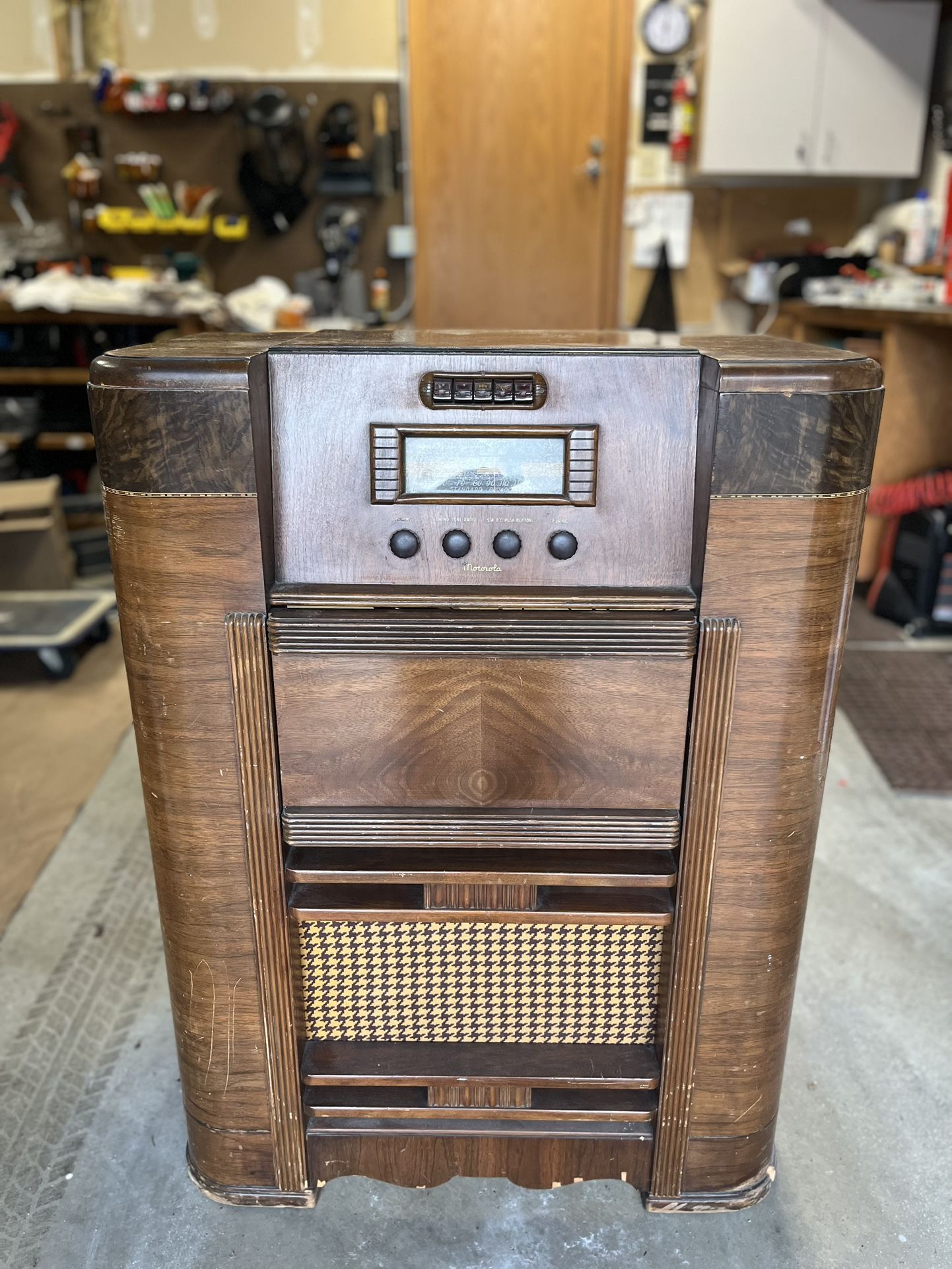 FREE Vintage Motorola Console Radio