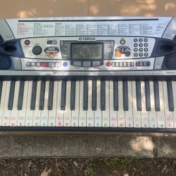 Yamaha PSR-E360B