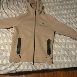 Nike tech khaki medium