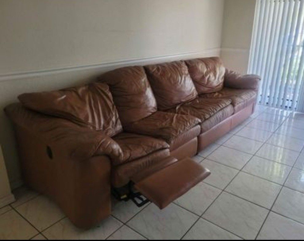 Free Couch With Recliner And Pull Outbed 