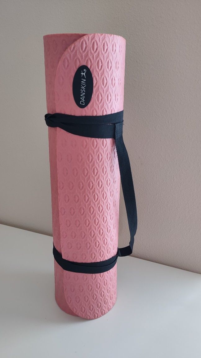 10mm Thick Danskin Yoga Fitness Exercise Mat with Danskin Logo