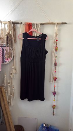Black Sleeveless Midi Dress