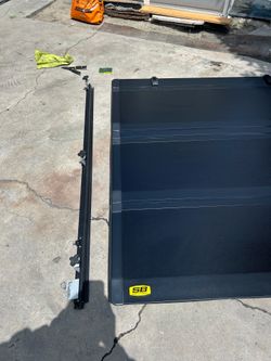 Truck bed cover
