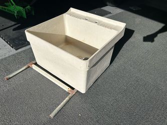 Utility sink