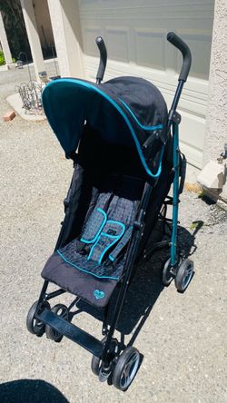 Delta Stroller easy to open / close / safe