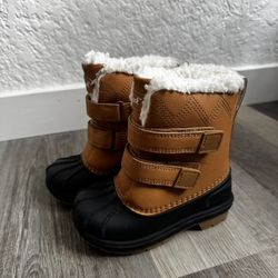 Cat & Jack Size 8 Toddler Snow boots