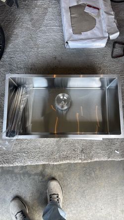 Brand new Kitchen sink 16 x 29in
