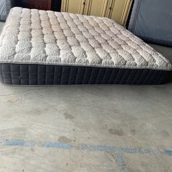 KING SIZE BED MATRESS-CORSICANA BEDDING-FOAM-PAD AND BOXSPRINGS 