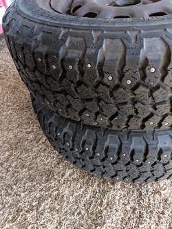 2 Winter tires 2 Yantas De Clavo Carro Chico