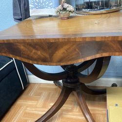 Beautiful Table Golden Disigned