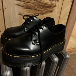Dr Martens (Size 6 ) 
