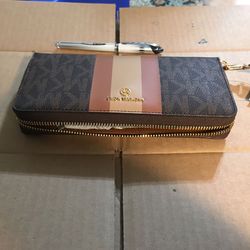 New Michael  Kors  Wallet 