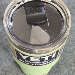 NEW YETI MUG 30 oz