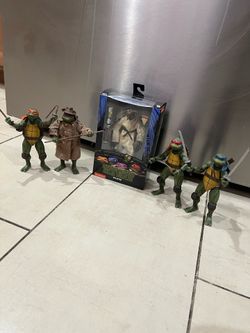 NECA Teenage Mutant Ninja Turtle — Like New vi