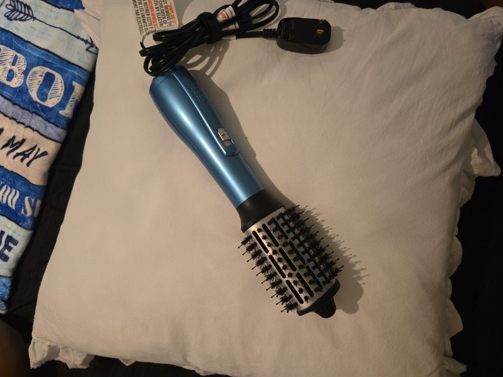 Nanotechnology Titanium 2 1/2 Inch Oval Ionic Hot Air Brush