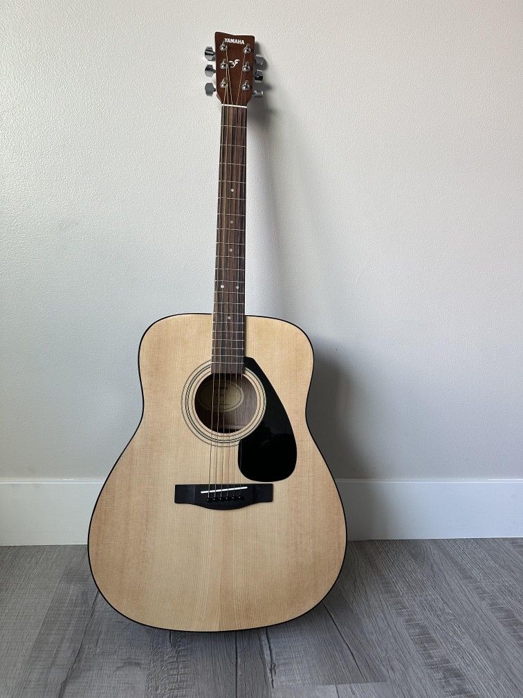 Yamaha F310 6 String Guitar