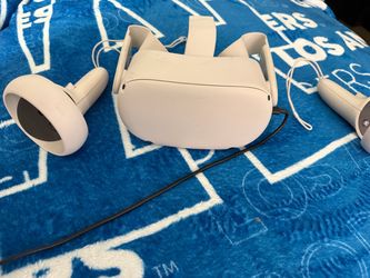 Oculus Quest 2 VR Headset with Controllers