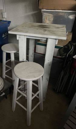 Outdoor Table With Stools
