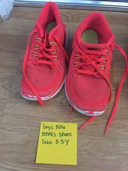Boys Tennis shoes size 3.5y