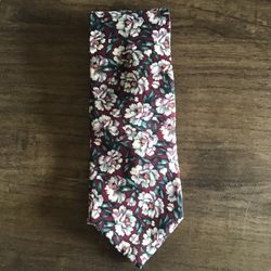 Vintage Christian Dior 100% Silk Floral Tir