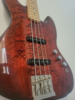 Custom Made bass guitar