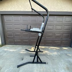 PULL UP/ DIP STATION