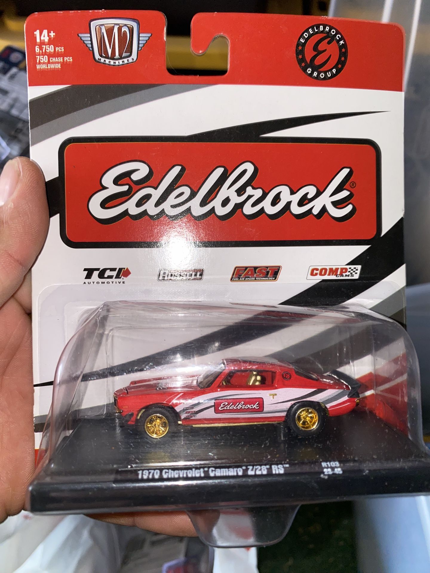 2022 M2 MACHINES AUTO DRIVERS R103 1970 CHEVY CAMARO Z/28 RS EDELBROCK CHASE