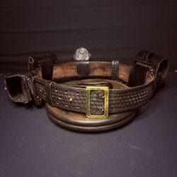 Full Leather Bianchi Duty Belt 38" w/Handcuff Case, Magazine Carrier, Baton Ring