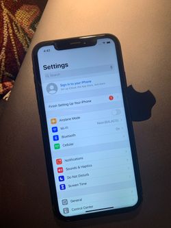 iPhone XR 64 GB Unlocked