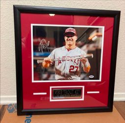 ANGELS MIKE TROUT 11X14 SIGNED PHOTO PSADNA AUTHENTICATION WITH CUSTOM FRAME