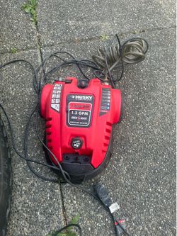 Husky 1400 PSI pressure washer